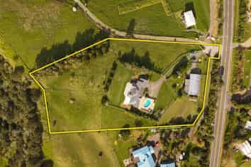 1382 Old North Road, Helensville