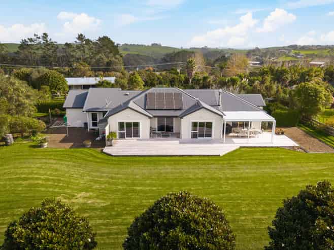 1382 Old North Road, Helensville