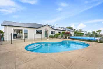 1382 Old North Road, Helensville