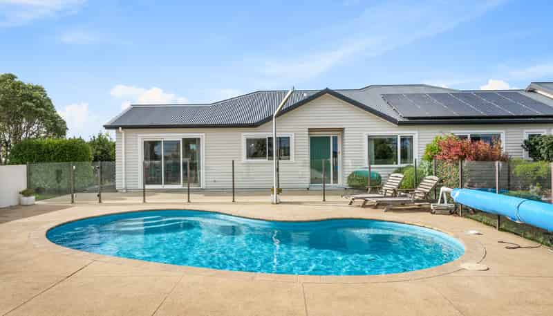 1382 Old North Road, Helensville
