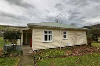 428 Upper Stanley Brook Road, Wakefield