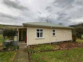428 Upper Stanley Brook Road, Wakefield