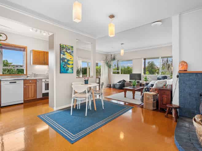 15 Domain Road, Onerahi