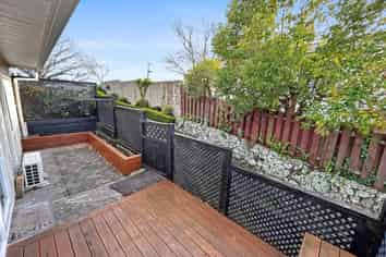1/23 Lake Road, Northcote