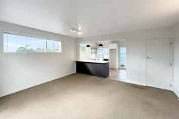 1/23 Lake Road, Northcote