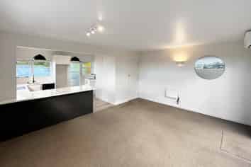 1/23 Lake Road, Northcote