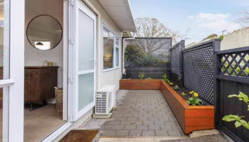 1/23 Lake Road, Northcote