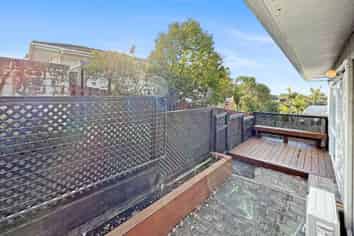 1/23 Lake Road, Northcote