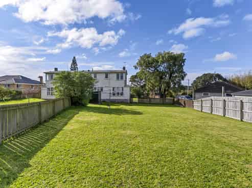 33 Forbes Road, Favona