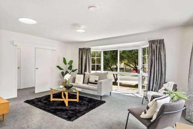 Renovated, Two Bedroom Home - Bild 3
