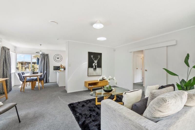 Renovated, Two Bedroom Home - Bild 4