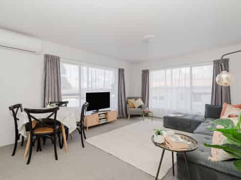 8/14 Wellington Street, Hamilton East