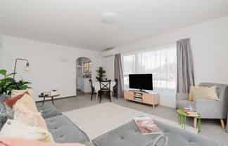 8/14 Wellington Street, Hamilton East
