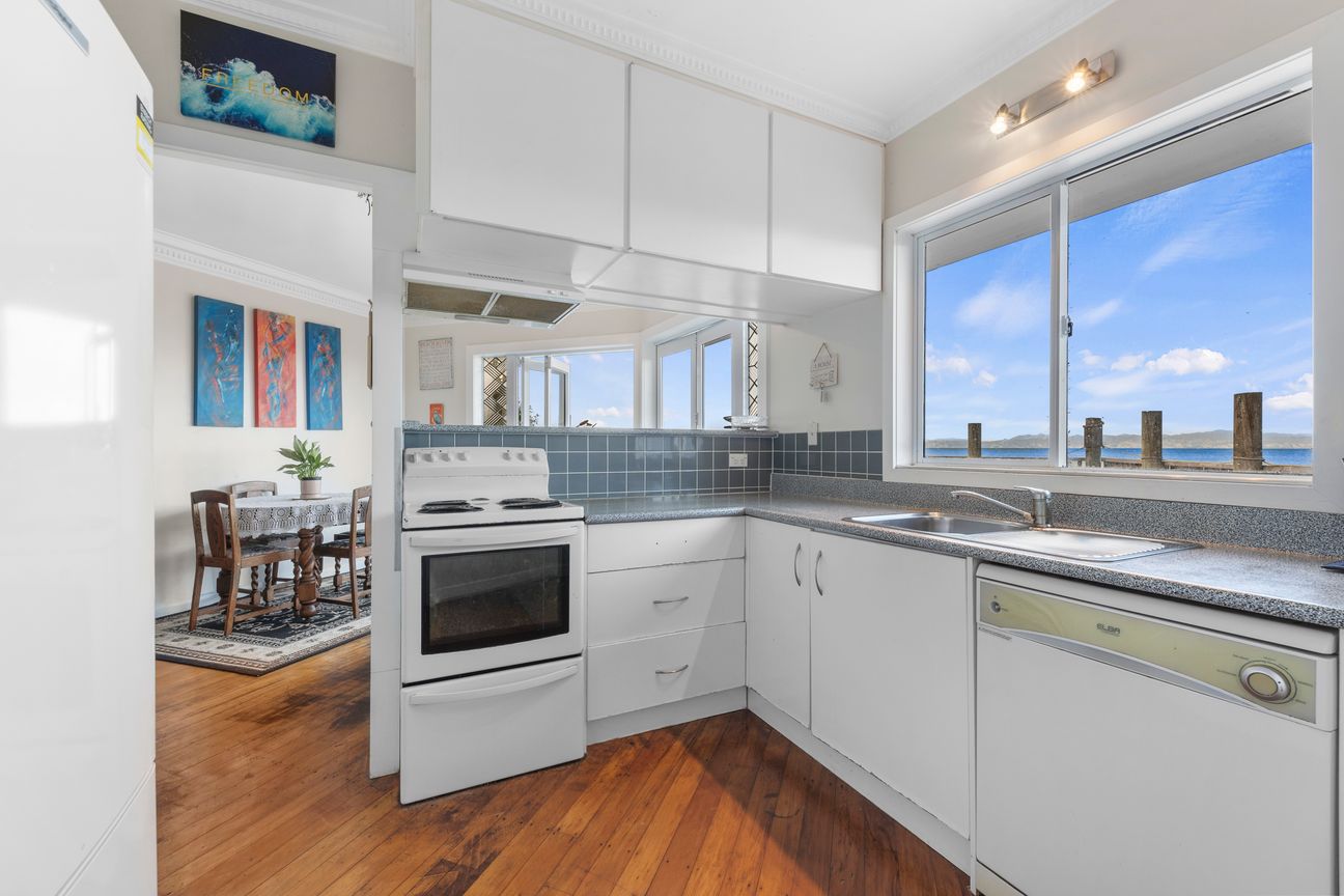 The Beach Is Calling, Owners Say Sell! - Widok 5
