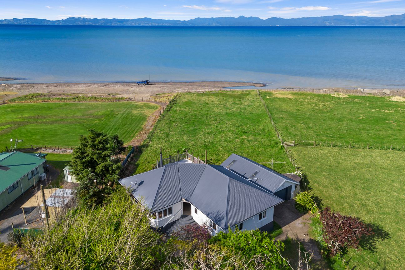The Beach Is Calling, Owners Say Sell! - Widok 2