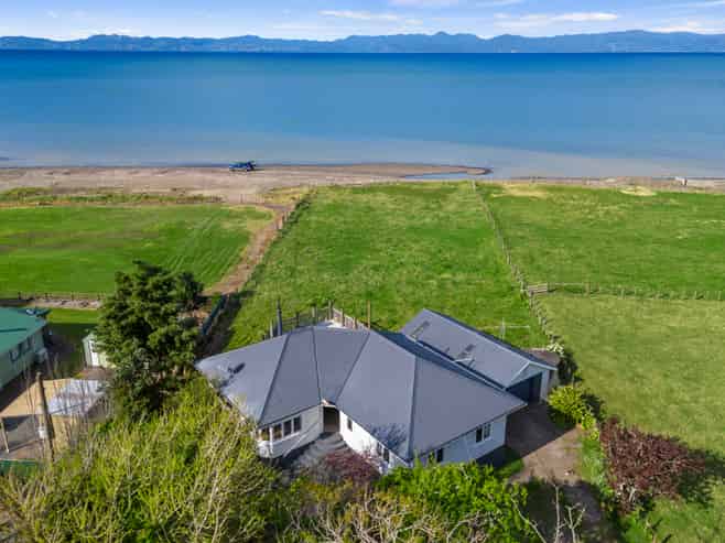 1620 East Coast Road, Kaiaua