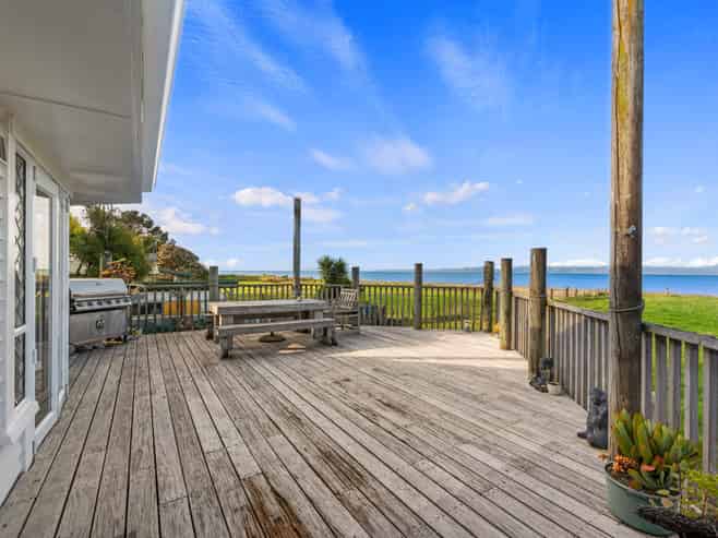 1620 East Coast Road, Kaiaua