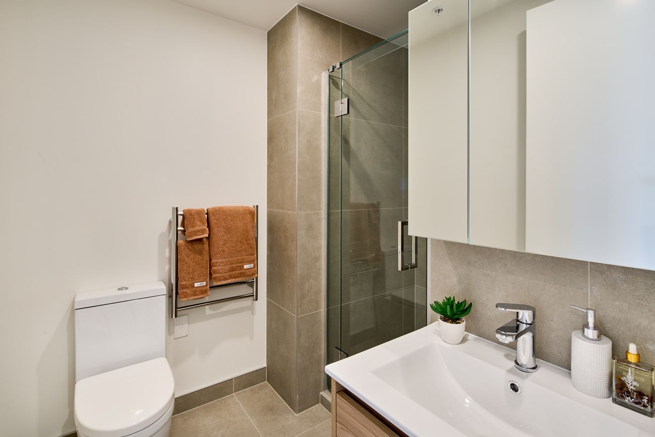 Brand New Apartment in the heart of the City! - Więcej