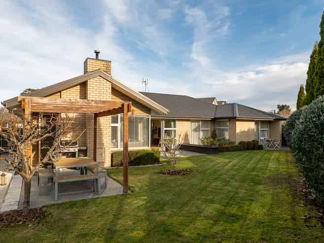 8 Rivers Edge, Northwood