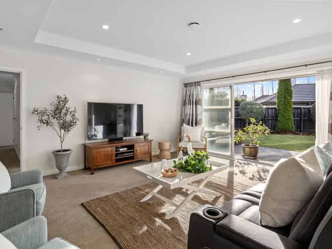 8 Rivers Edge, Northwood