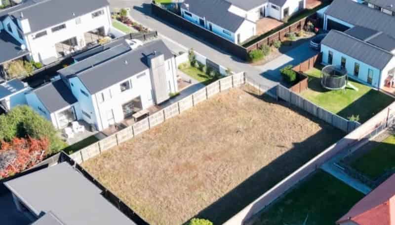 21 Nederland Avenue, Burwood
