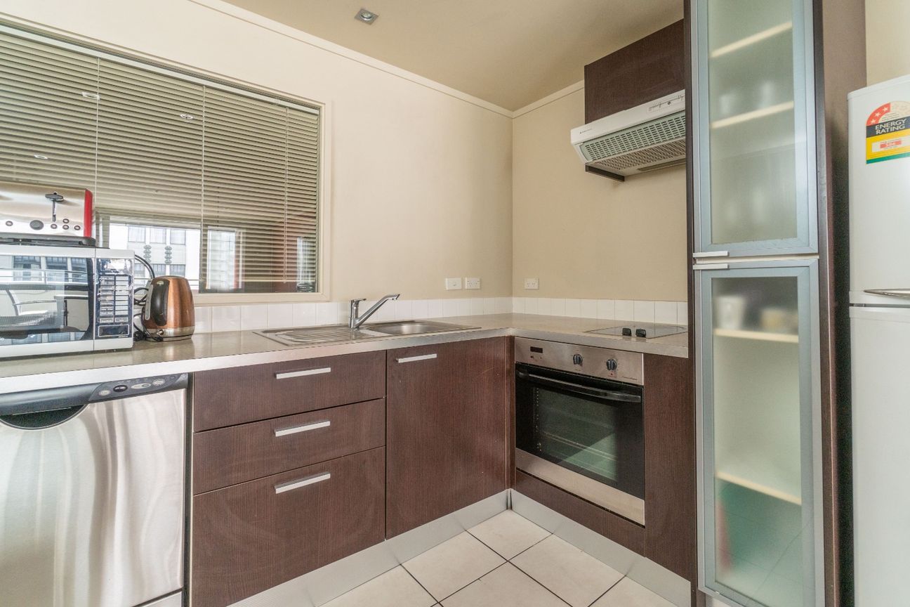 Spacious One Bedroom FURNISHED Apartment in the Heart of the City! - Widok 5