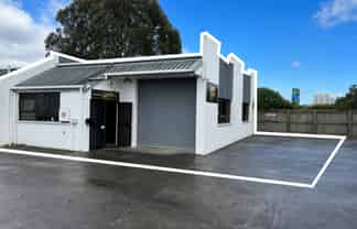Well Maintained & Good Car Parking