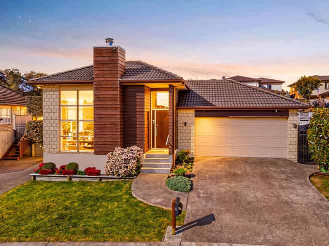 61 Salford Crescent, Flat Bush