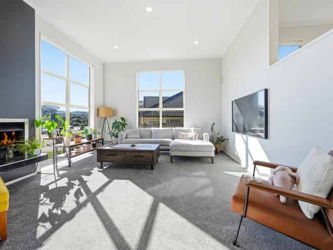 61 Salford Crescent, Flat Bush