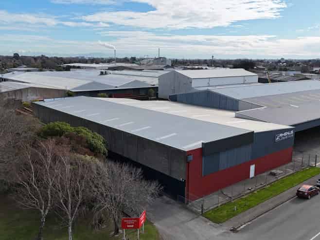 Affordable high stud warehousing