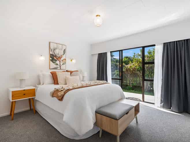 2/43 Kamo Road, Regent