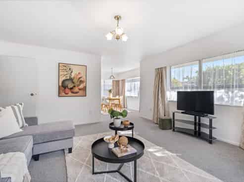 2/43 Kamo Road, Regent
