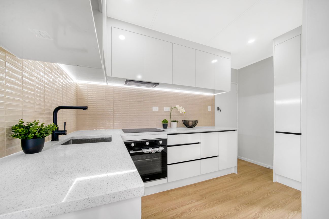 Freshly Renovated, Fully Freehold & Fully yours! - Widok 4