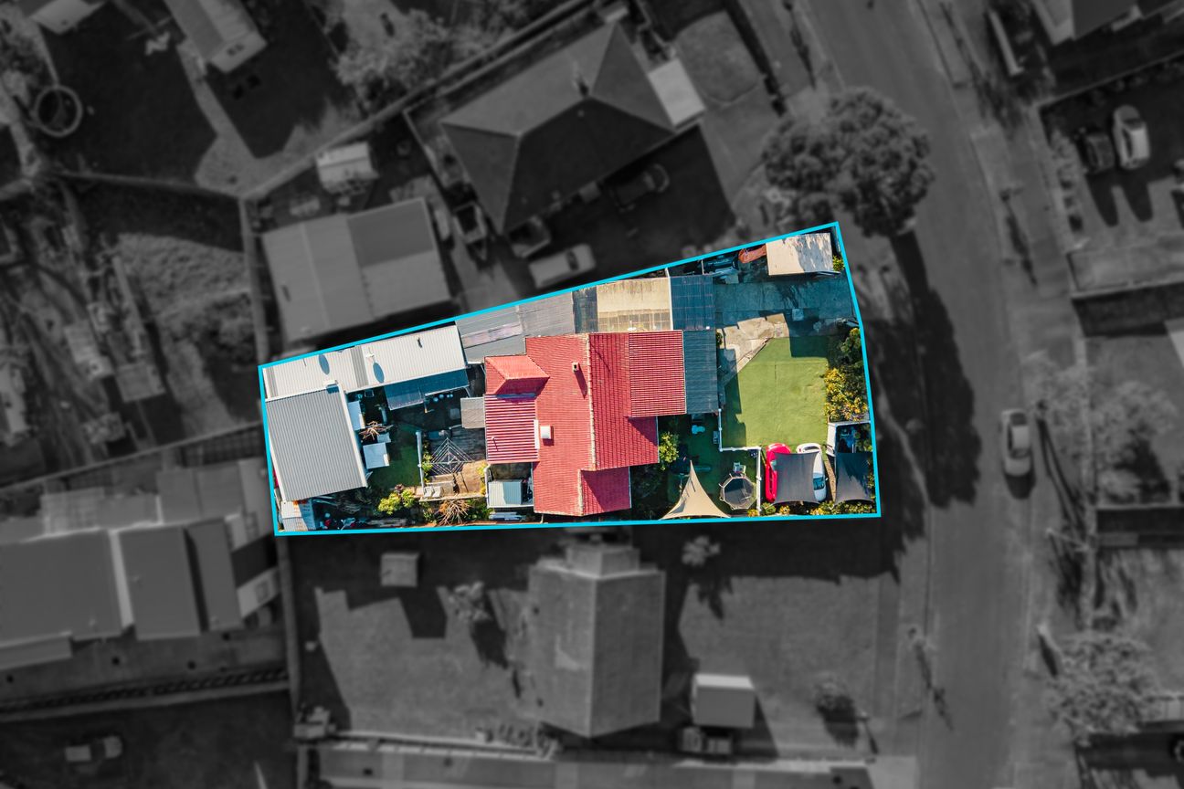 FIRST TIME ON MARKET IN 50 YEARS - THAB ZONING - Aanzicht 2