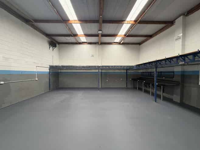 Functional 94sqm warehouse – available now