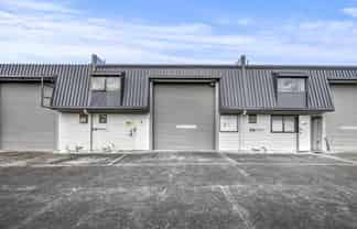 Functional 94sqm warehouse – available now