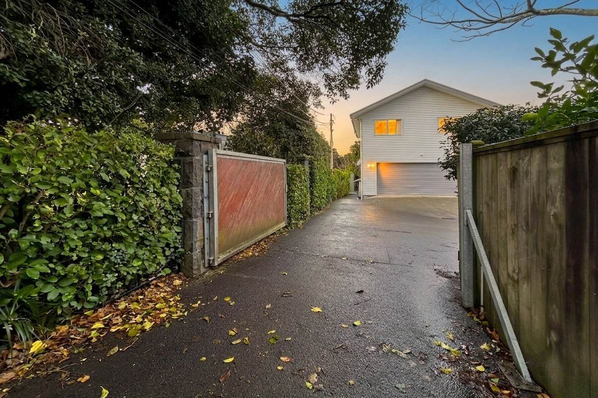 Modern 2-Bed Gem in Panmure – Power & Fibre In... - Widok 2