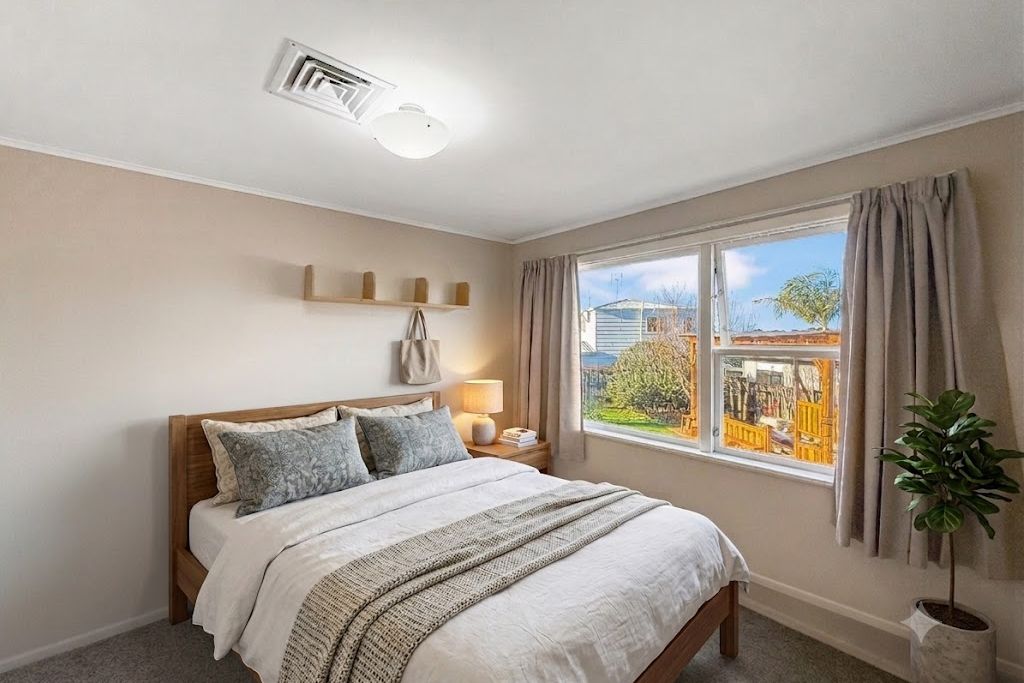 Charming 3-bed, 1-bath family haven with single garage! - Vista 5