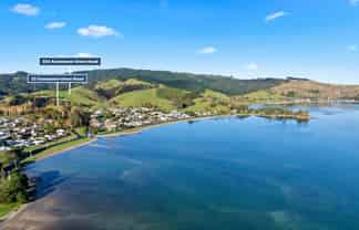 33 and 33A Kawakawa-Orere Road, Kawakawa Bay
