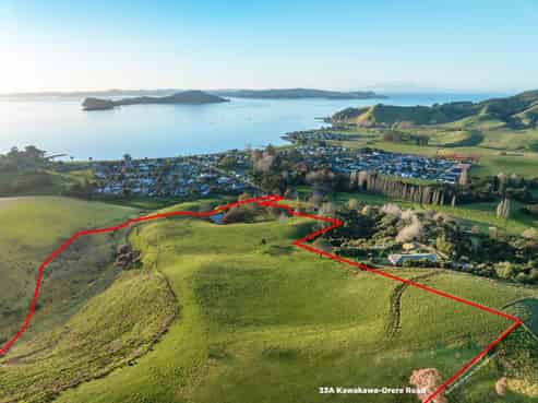 33 and 33A Kawakawa-Orere Road, Kawakawa Bay