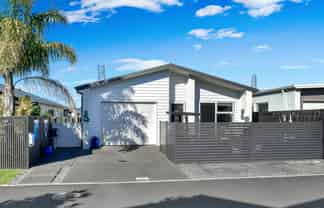 37 Saint Pauls Drive, Brookfield