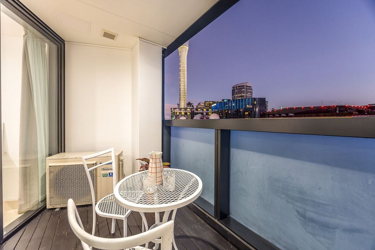 2 Bedroom Apartment with Aircon & Balcony – pohled 5