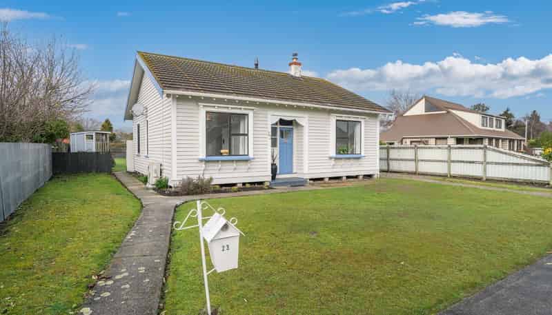 23 Dryden Street, MILTON