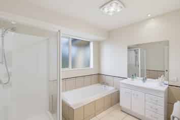 5 Redfern Lane, Swannanoa