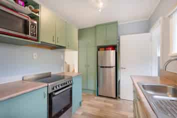 35 Elmslie Road, Pinehaven