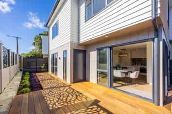 15b Schnapper Rock Road, Greenhithe
