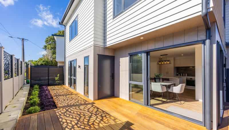 15b Schnapper Rock Road, Greenhithe