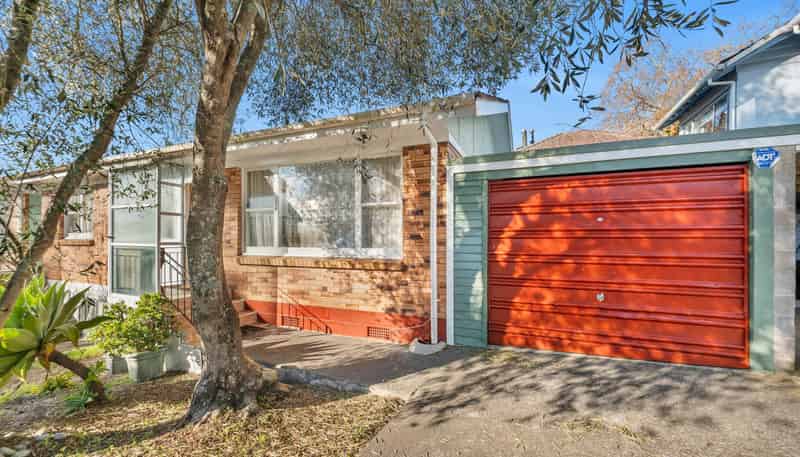 2/8 Keystone Avenue, Mount Roskill