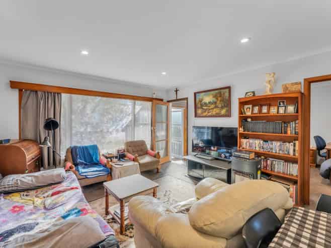 2/8 Keystone Avenue, Mount Roskill