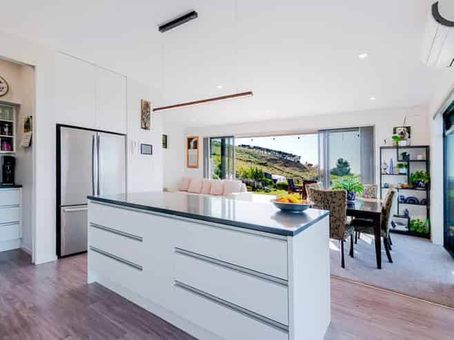 8 Country Lane, Waipawa